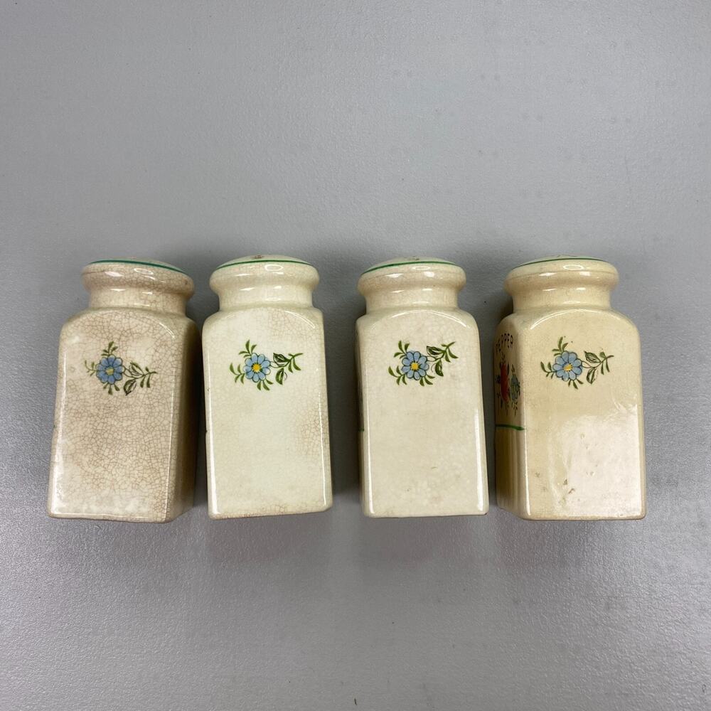 Vintage Shaker Set Salt Pepper Flour Sugar Floral Ceramic Hand Painted Japan 50s - Picture 6 of 12